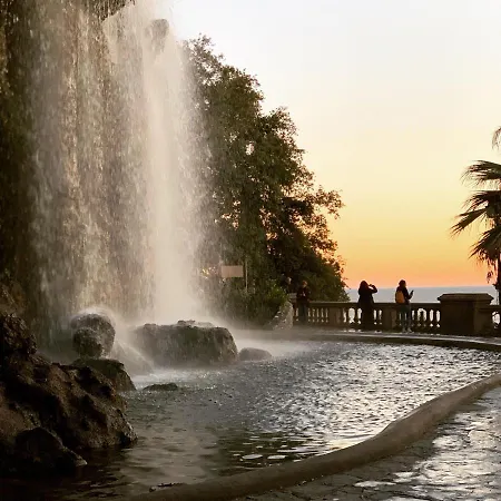 Emma's Guests House ベッド・アンド・ブレックファスト ニース