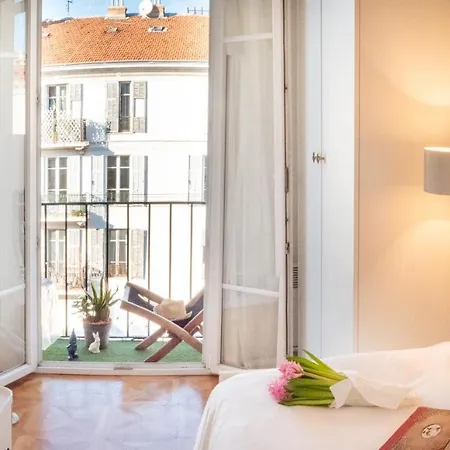 ベッド・アンド・ブレックファスト Emma's Guests House ニース