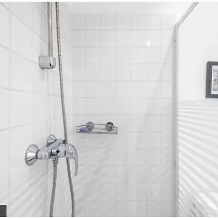 ベッド・アンド・ブレックファスト Emma's Guests House ニース